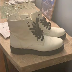 Cute white leather boots!